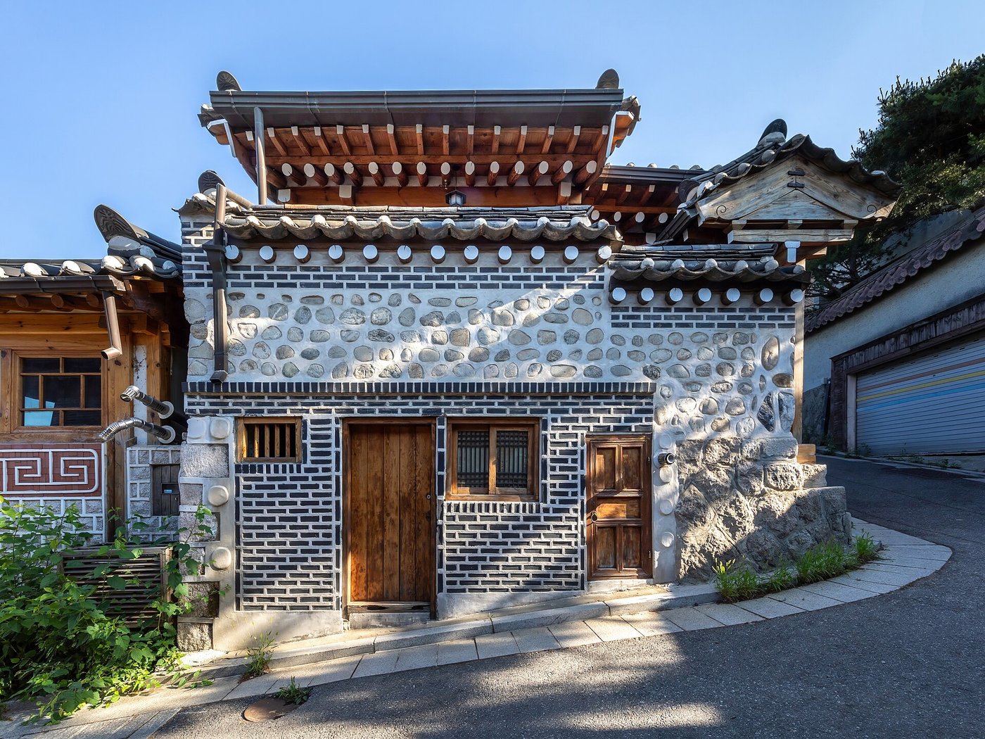 Bukchon hanok exterior; the ritual venue is arranged separately