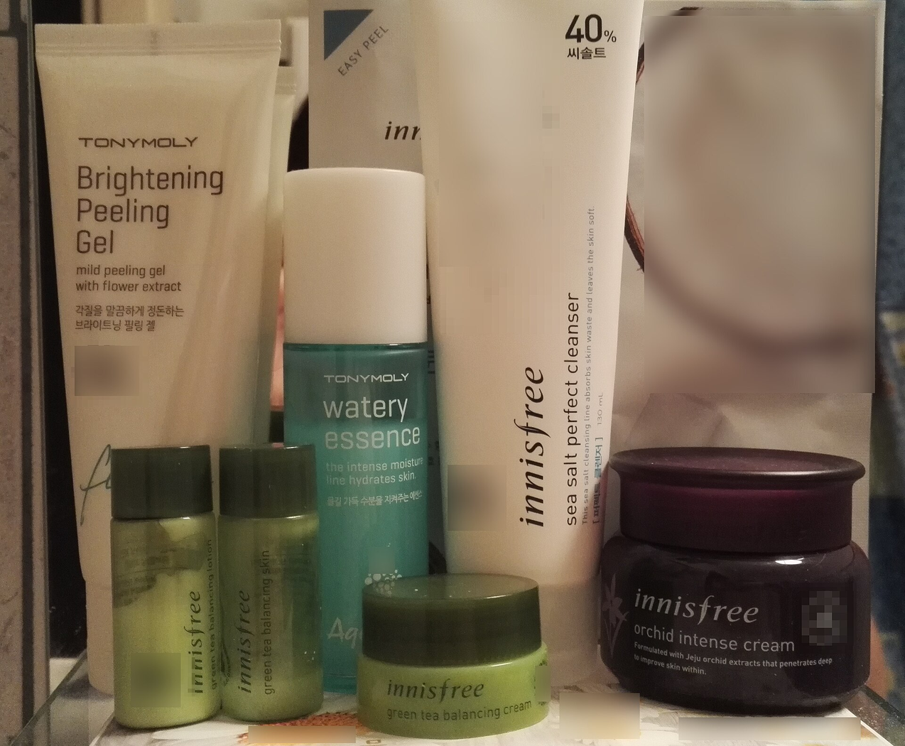 Korean cosmetics display; illustrative retail photograph, not AMORE Seongsu